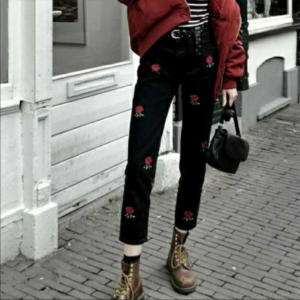 Zara High Waist jeans with rose embroidery
